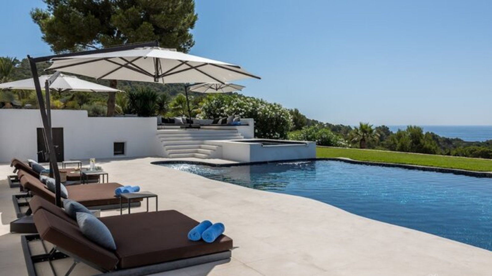 image_VILLA20CAN20NEMO20-20Cap20Martinet20Balearic20Islands20-20Spain2028houses20-20villas2920-202020-2028Art